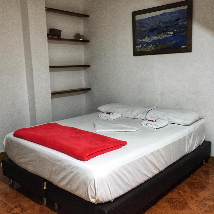 La Casona Hostel Гуатапе Экстерьер фото