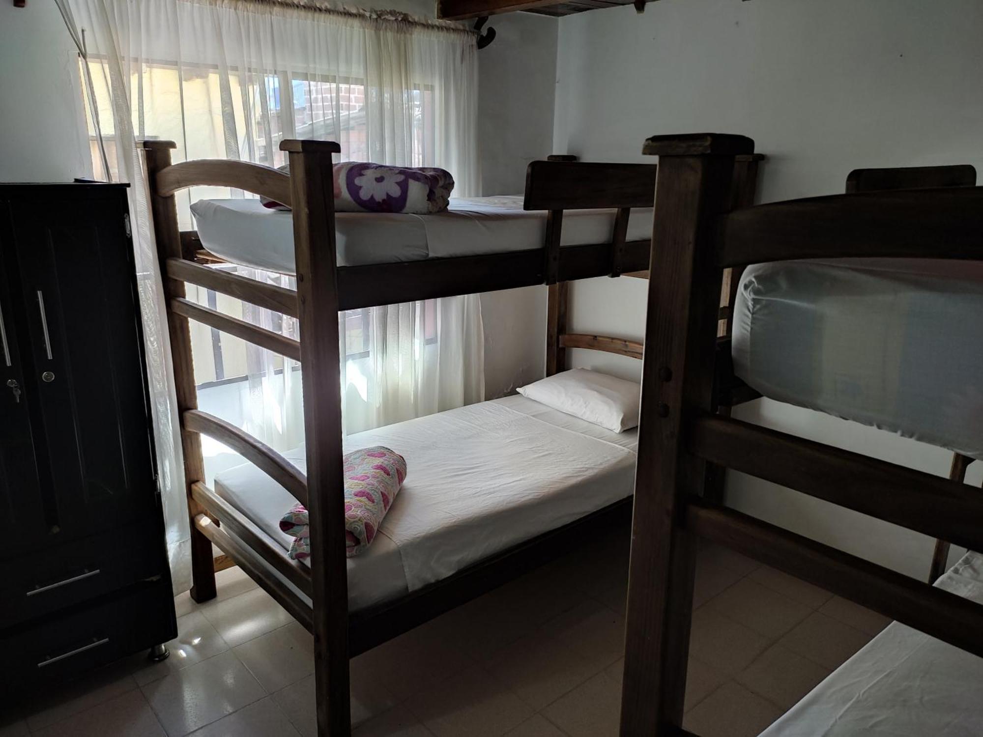 La Casona Hostel Гуатапе Экстерьер фото